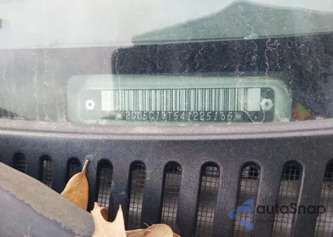 2004 Chevrolet Silverado 1500 Ls z USA, uszkodzony, nr VIN 2GCEC19T541225136